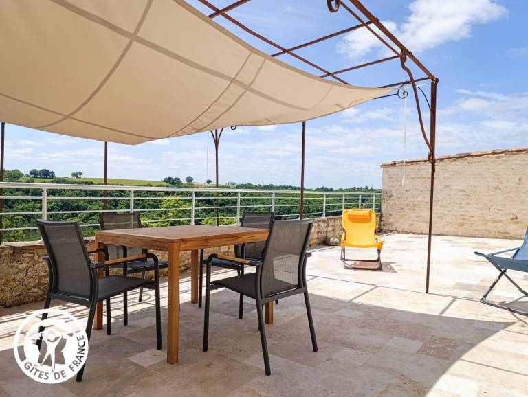 Gite with patio — photo 2