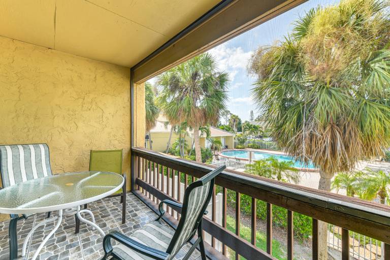 Explore Sarasota Condo w Pool Access Near Dtwn