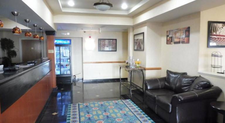 Red Roof Inn & Suites Galloway — photo 3