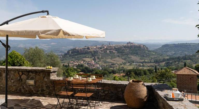 Holiday apartment with 2 rooms for 4 persons in Orvieto