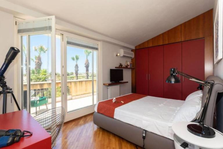 Family Rooms with Sea View, Private Hot Tub, Wi-Fi and Air Conditioning in Marsala