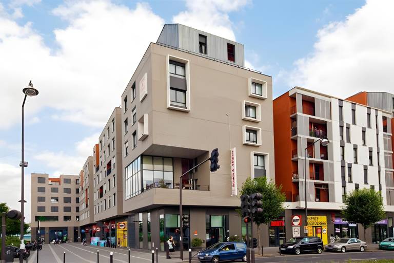 Serviced apartment | Suitable for remote work in Chevilly-Larue
