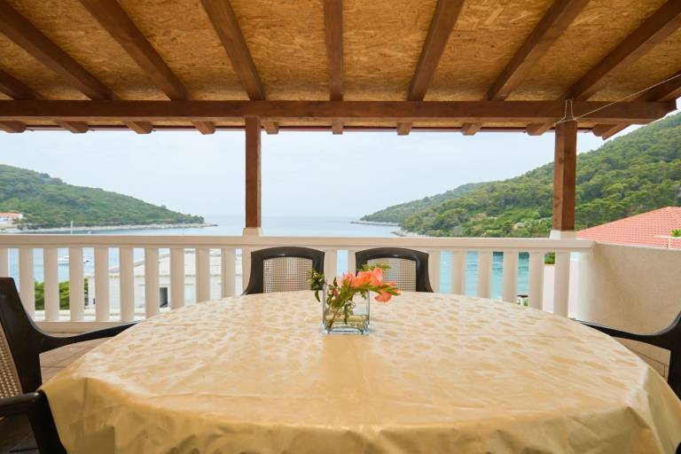 Apartment Saplunara