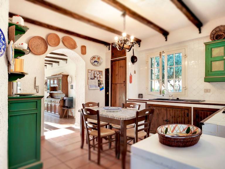 Fully equipped house with barbecue, yard & private pool | Perfect for remote work | Pets are welcome — photo 5