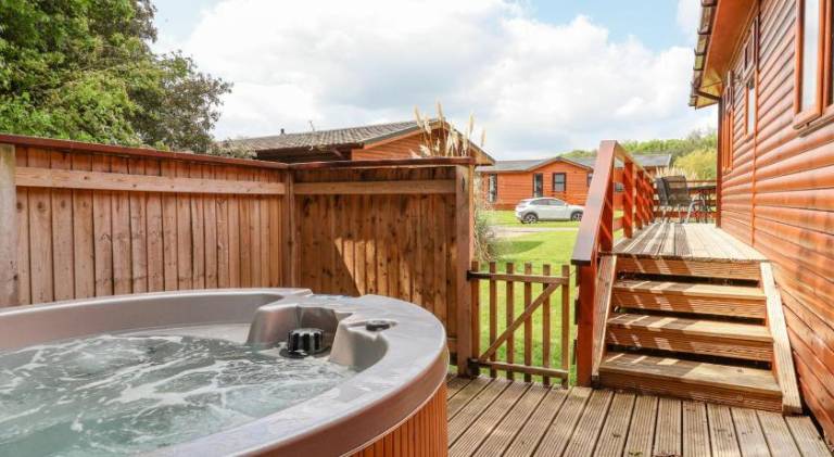 Spacious vacation home with pool | Pet-friendly — photo 5