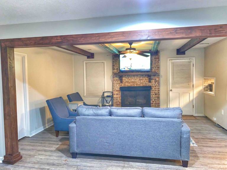 Modern 3BR Family Retreat • Pool Table • Fire Pit • Pets Welcome — photo 2