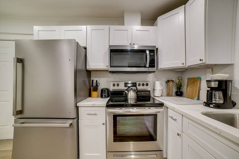 10 Mi to Riverside! Apt Near RUHS Medical Center — photo 2