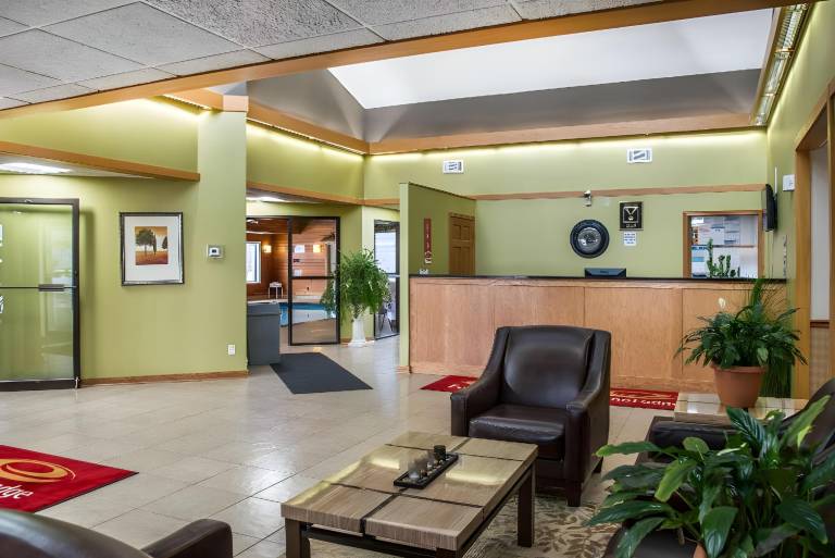 CORATEL INN & SUITES BY JASPER RIVERFALLS — photo 4
