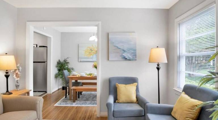 Centrally Located Midtown Cottage-HistoricDistrict — photo 2