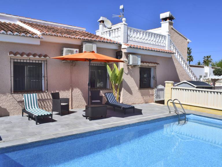 Villa  Oliva