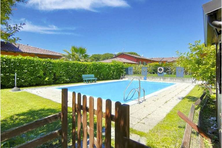 Villa with yard & BBQ — photo 2