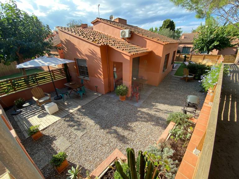 Fully equipped house with pool, yard & BBQ | Dogs allowed — photo 2