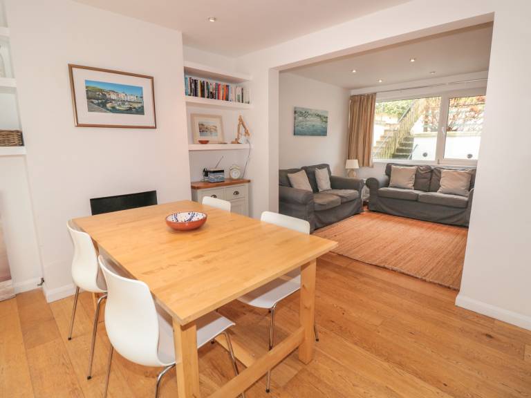 Fully equipped wonderful cottage with yard & patio | Beach view | Dogs allowed — photo 2