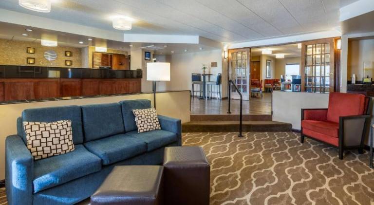 Comfort Inn Grand Rapids Airport — photo 2