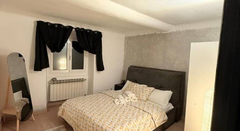 Apartment with 2 rooms for 6 persons in Genoa