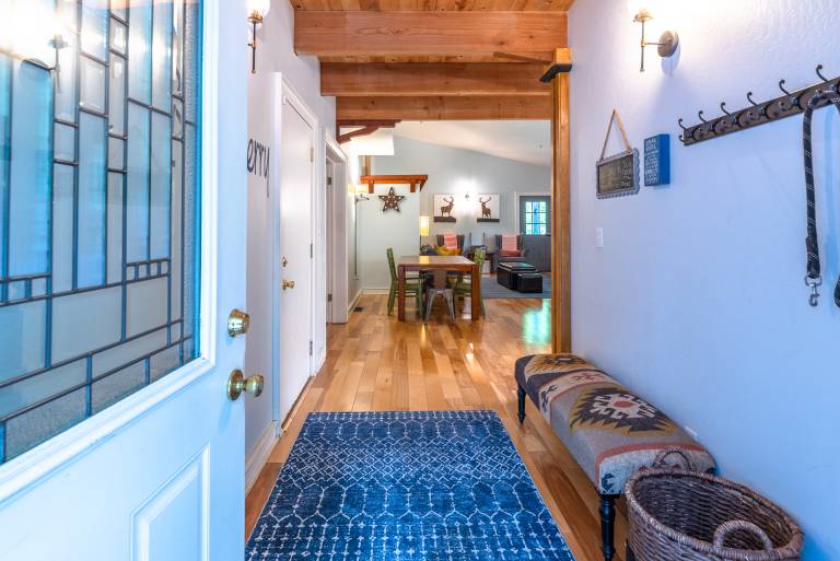 Family-friendly beautiful house with patio & barbecue | Pets allowed — photo 3