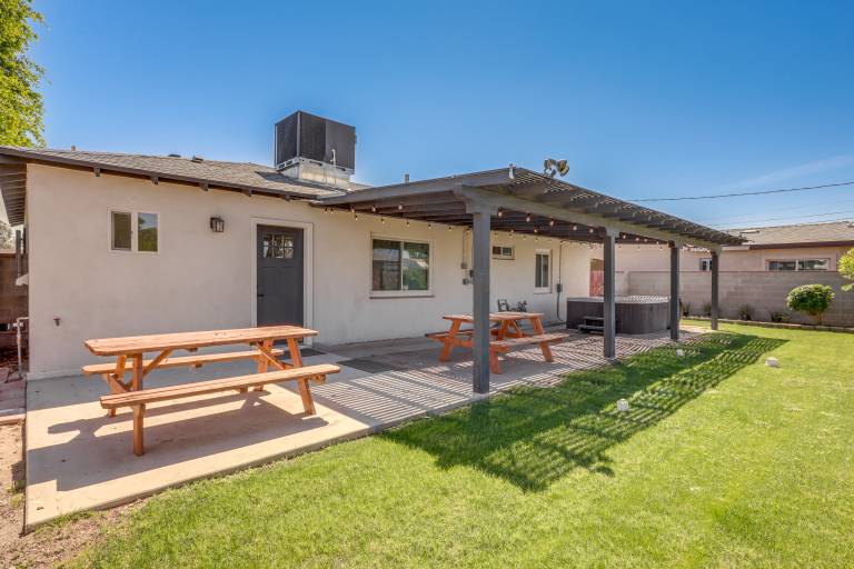 Quiet Yuma Retreat w/ Hot Tub & Spacious Backyard — photo 3