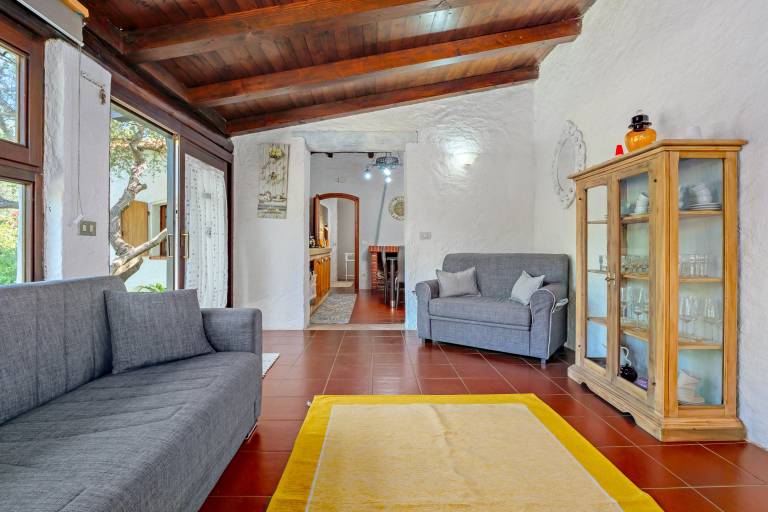 Villa 'Pirina' with Private Terrace, Wi-Fi and Air Conditioning — photo 4