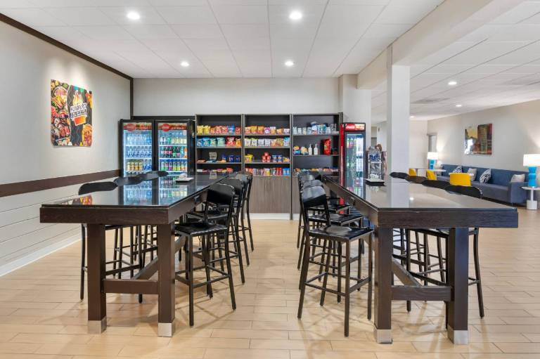 Comfort Inn & Suites Danbury-Bethel — photo 4