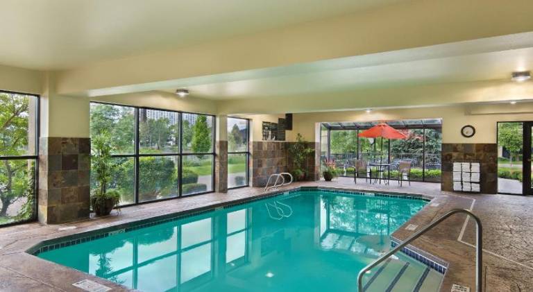 Oxford Suites Spokane — photo 4