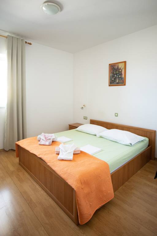 Two bedroom apartment with terrace and sea view Mali Lošinj, Lošinj (A-8026-c) — photo 5