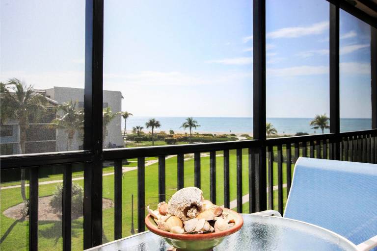 Child-friendly condo with barbecue & heated pool | Water view | Next to the beach | Dogs allowed — photo 2