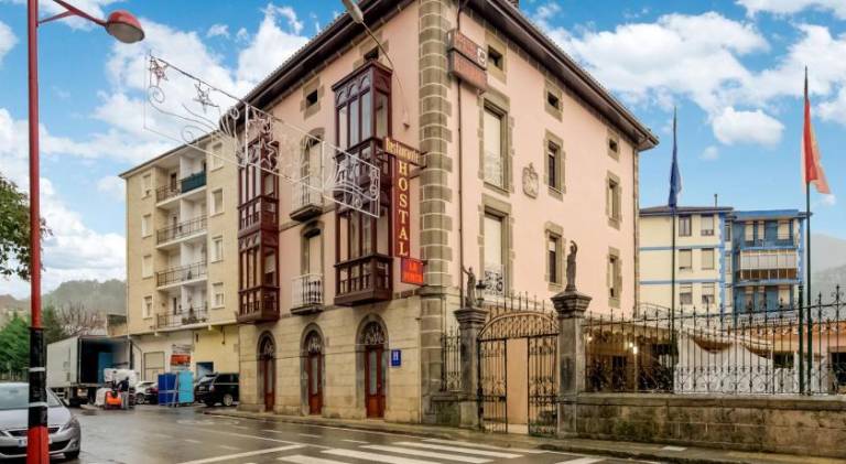 Bed & Breakfast  Liendo