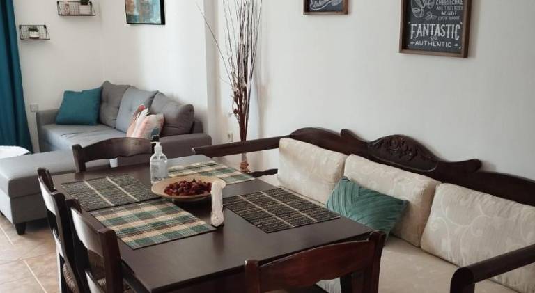 Vacation home with patio | Pet-friendly — photo 3