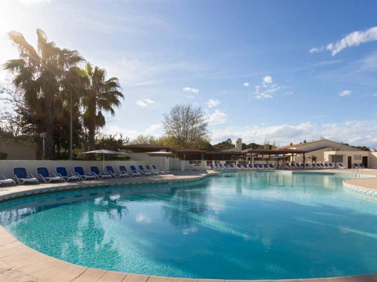 Rental apartment with heated pool | Pet-friendly — photo 2