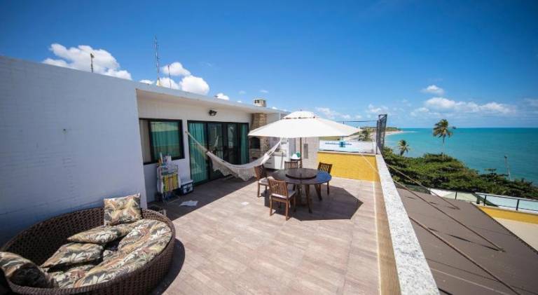 Holiday apartment with terrace, pool & yard — photo 3