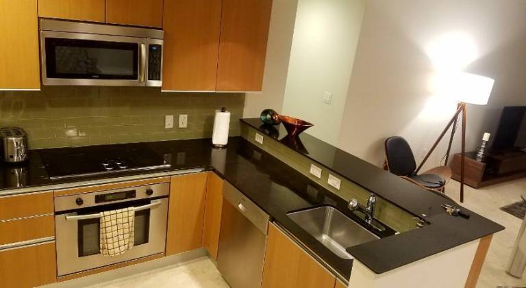Rental apartment with hot tub & patio — photo 3