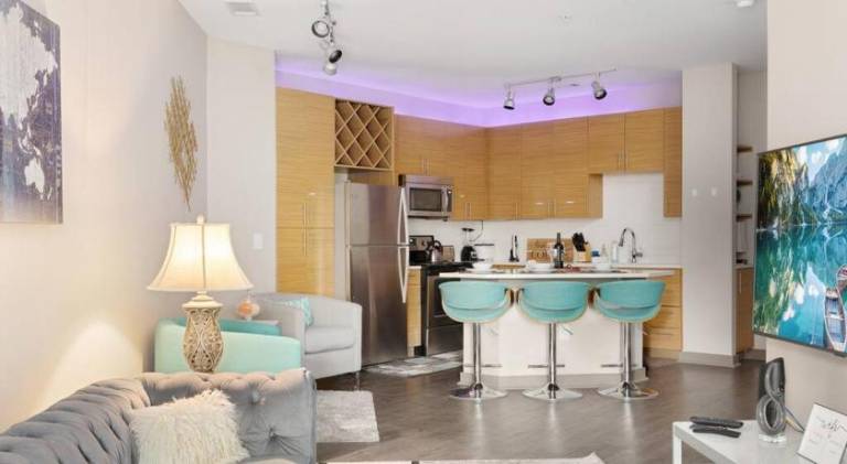 Apartment with pool — photo 2