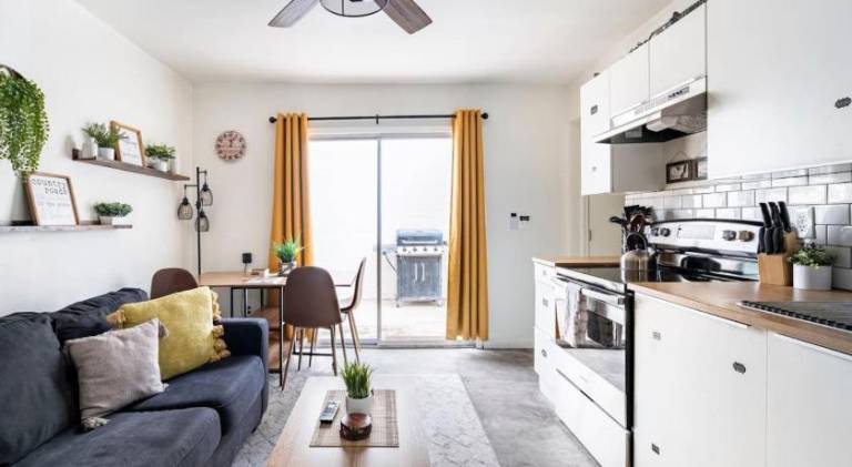 Bright 2BR Oasis Desert Charm and BBQ Nights — photo 2