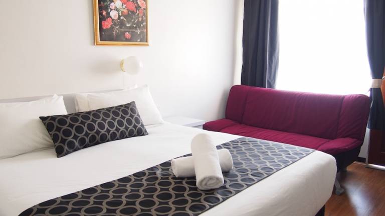 Motel  Queanbeyan City Council