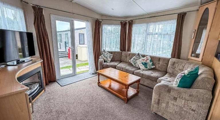 Lovely 8 Berth Caravan At Southview, Skegness, With Lake Views Ref 33066Cl — photo 2