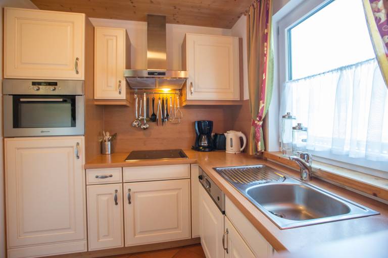 Chalet with garden, patio & pool | Next to the ski | Pets allowed — photo 3