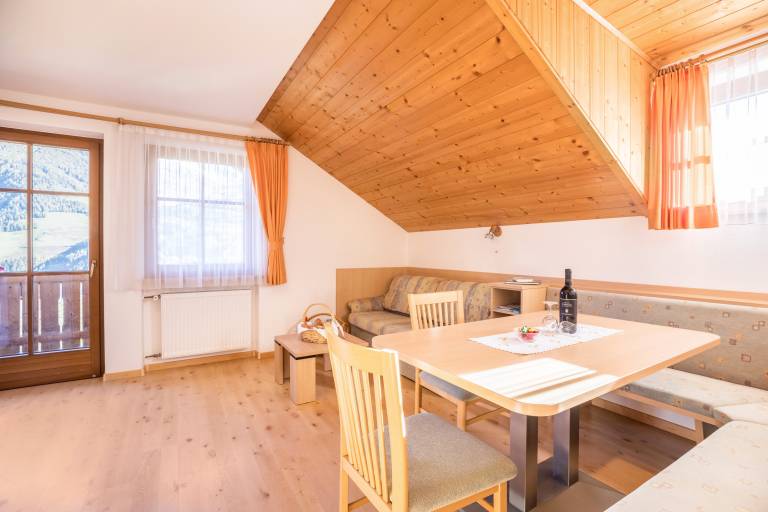 Rental apartment with terrace, barbeque & garden | Garden view — photo 3