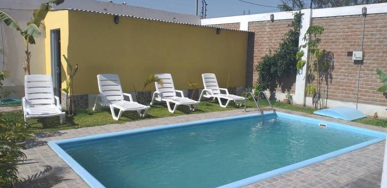 Diamond Monkey Lodge