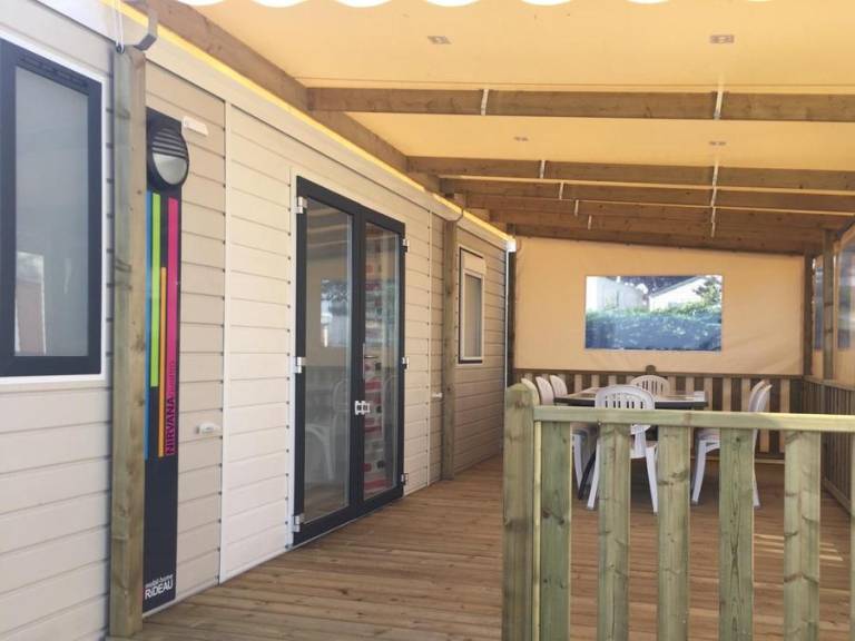 Mobile home with heated pool & terrace — photo 5