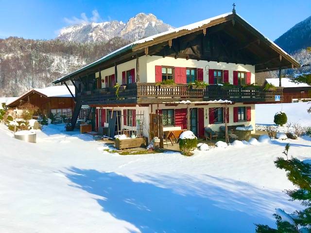 EG Ferienwohnung 120 m² direkter Bergblick