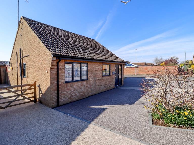 Children-friendly beautiful cottage with garden | Beach view | Pets allowed — photo 3