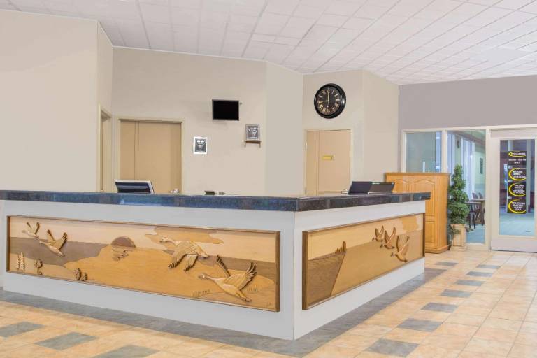 Super 8 By Wyndham Portage La Prairie Mb — photo 3