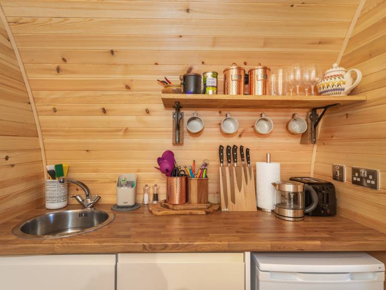 Cottage with BBQ | River view — photo 5