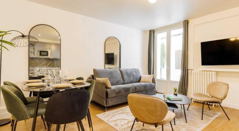 Holiday apartment with patio — photo 3