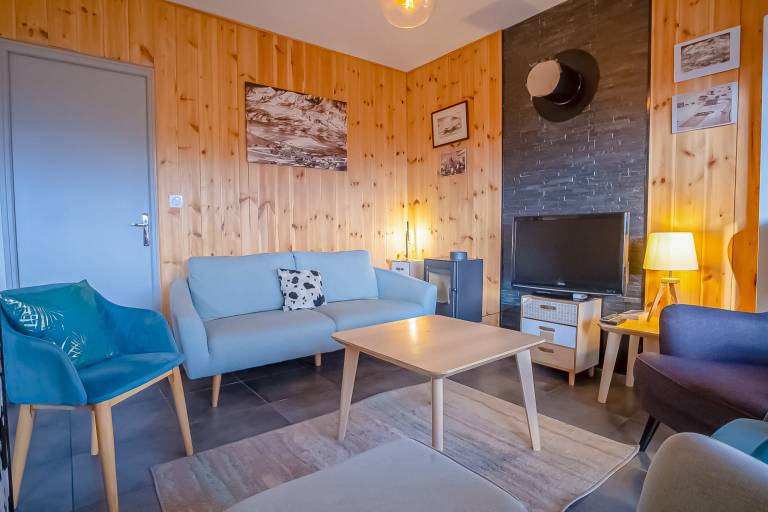 Child-friendly apartment with patio | Mountain view | Ski nearby | Pets allowed — photo 2