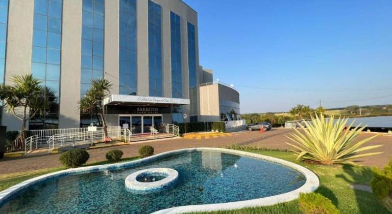 Serviced apartment with yard, patio & pool | Perfect for remote work in Barretos