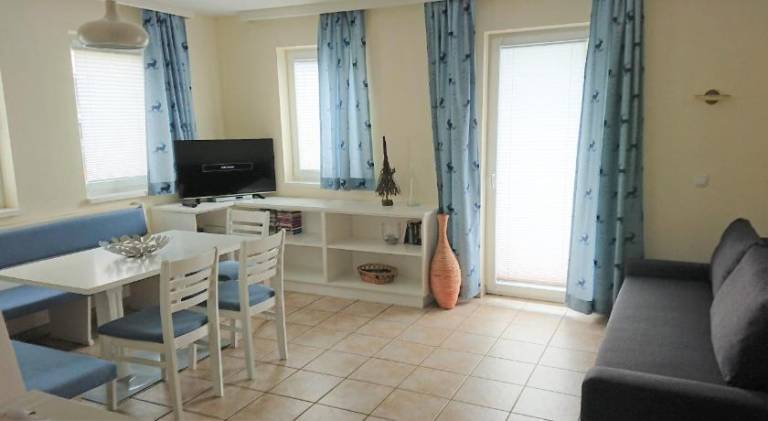Holiday apartment with terrace, garden & jacuzzi — photo 2