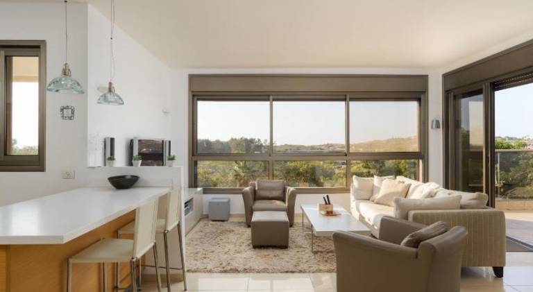 Apartment with terrace — photo 2