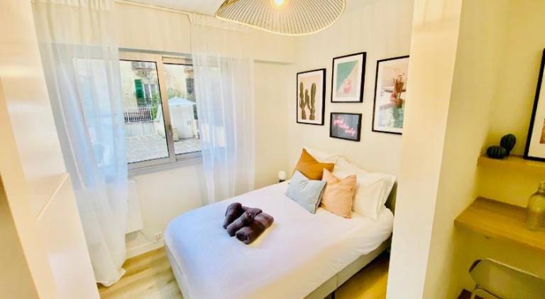 New Designer Studio next to Casino Square with AC & Internet in Monaco