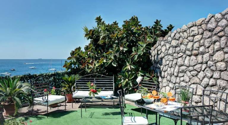Holiday apartment with patio & yard | Next to the beach | Pets allowed — photo 3
